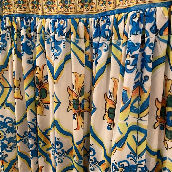 Beautiful lined yellow and blue printed long sleeve dress. Fits size 8 $25 - Picture 3 of 7